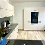 Modern Business Near Expo & Self Check-in & Fast Wifi & Free Parking - Quiet Ганновер