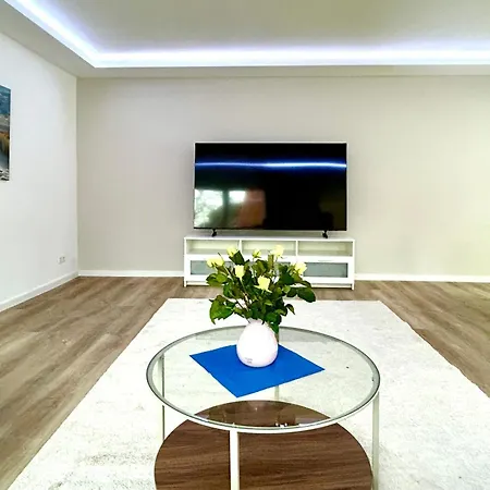 Modern Business Near Expo & Self Check-in & Fast Wifi & Free Parking - Quiet
