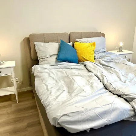 Modern Business Near Expo & Self Check-in & Fast Wifi & Free Parking - Quiet 아파트 하노버